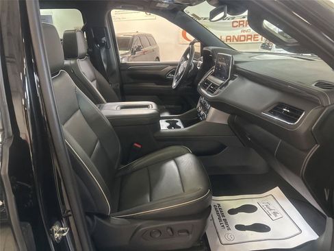 Used 2023 GMC Yukon XL SLT w/ SLT Premium Package AWD/4WD image 8