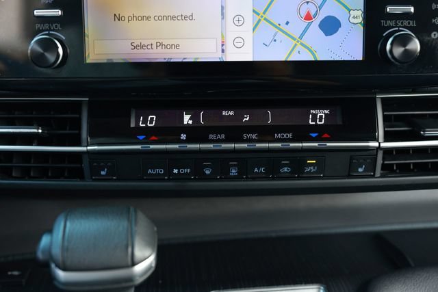 Used 2023 Toyota Sienna XSE FWD image 42