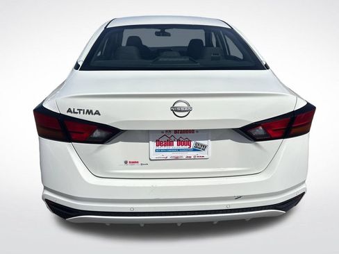 Used 2024 Nissan Altima 2.5 S FWD image 4
