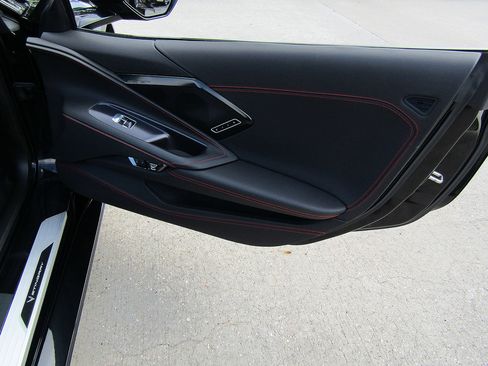 Used 2024 Chevrolet Corvette Stingray Premium Conv w/ Z51 Performance Package RWD image 14
