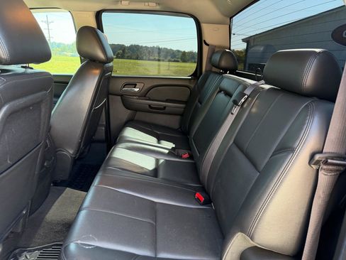 Used 2013 Chevrolet Silverado 2500 LTZ w/ Z71 Appearance Package AWD/4WD image 39