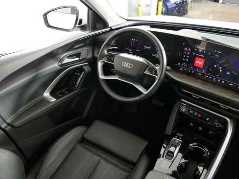 Certified 2025 Audi Q5 Premium Plus w/ Premium Plus AWD/4WD image 23