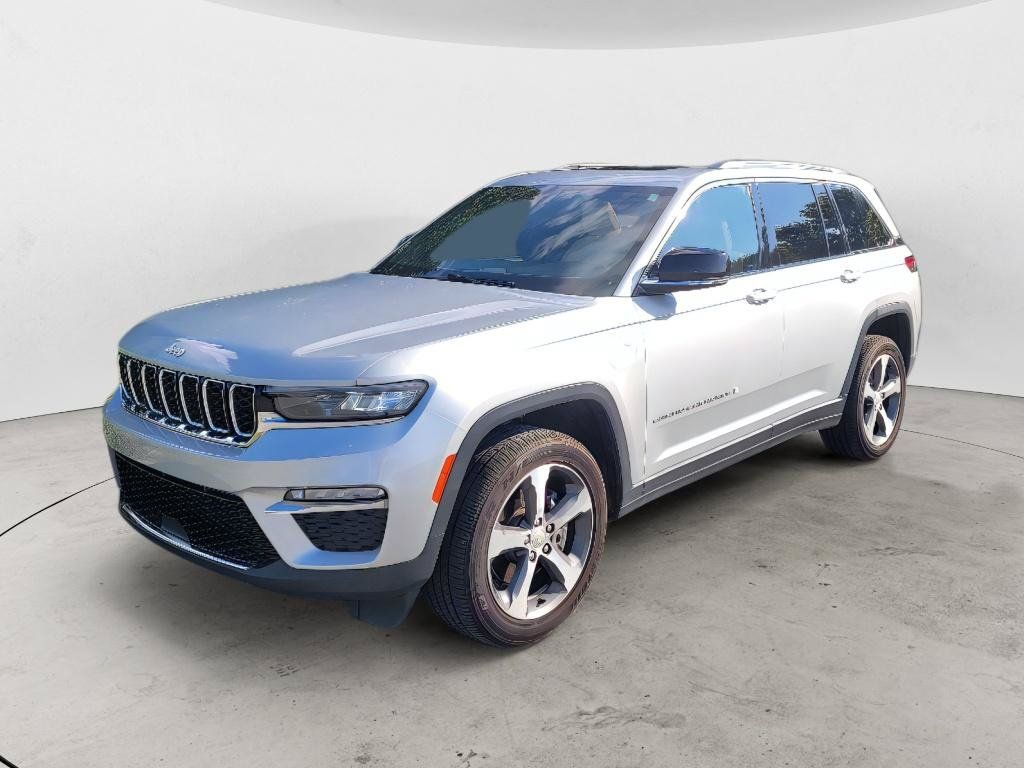 Used 2023 Jeep Grand Cherokee 4WD 4xe image 1
