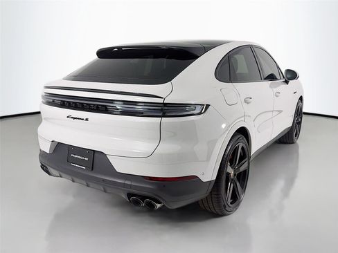 Used 2025 Porsche Cayenne S AWD/4WD image 26