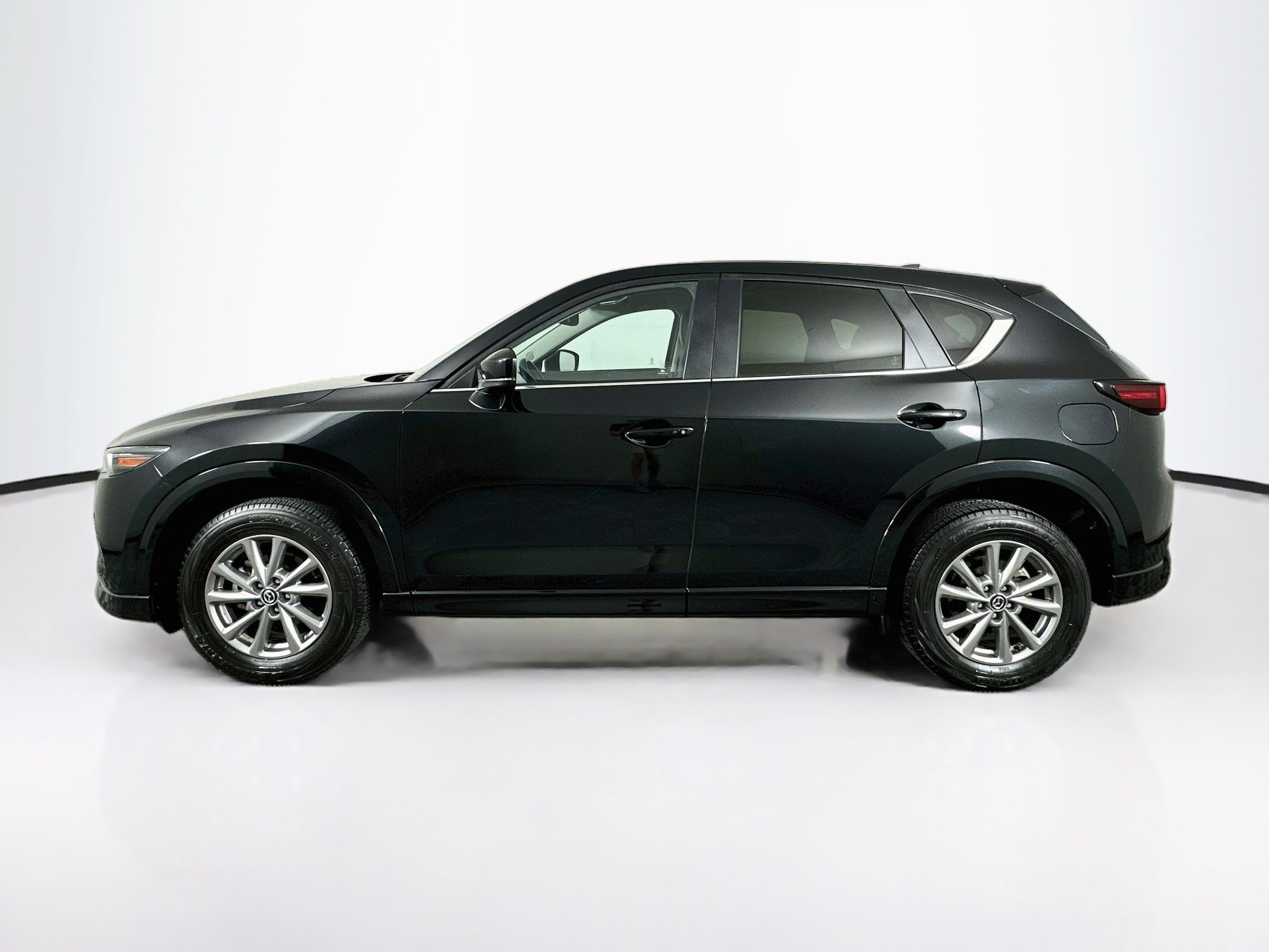 Used 2025 MAZDA CX-5 AWD 2.5 S w/ Preferred Package image 4