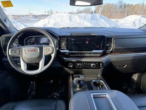 Used 2022 GMC Sierra 1500 SLT w/ SLT Convenience Package image 16