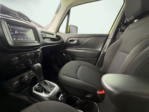 Used 2018 Jeep Renegade Altitude AWD/4WD image 53