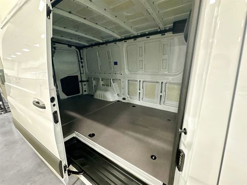 Used 2025 Mercedes-Benz Sprinter 2500 image 23