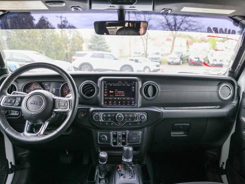 Used 2023 Jeep Wrangler Unlimited Sahara w/ Cold Weather Group AWD/4WD image 28