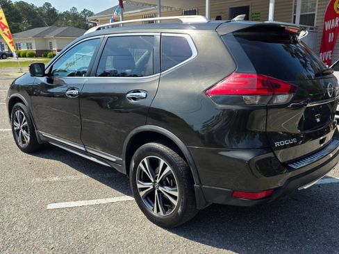 Used 2017 Nissan Rogue SL image 4