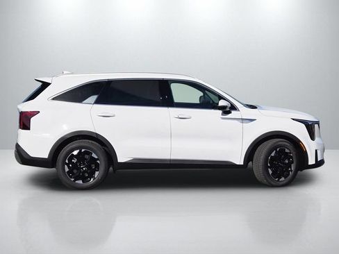 New 2026 Kia Sorento S FWD image 4