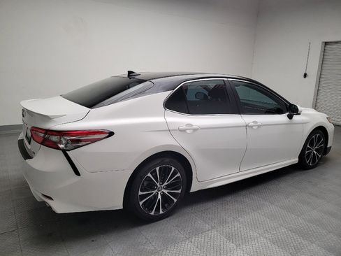 Used 2019 Toyota Camry SE w/ Carpet Mat Package FWD image 10