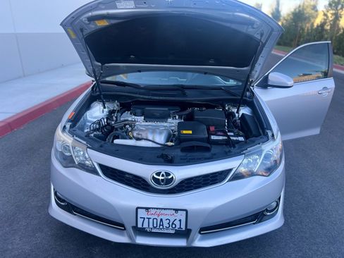 Used 2014 Toyota Camry SE FWD image 5