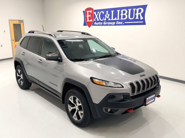 Used 2015 Jeep Cherokee Trailhawk w/ Comfort/Convenience Group AWD/4WD image 18