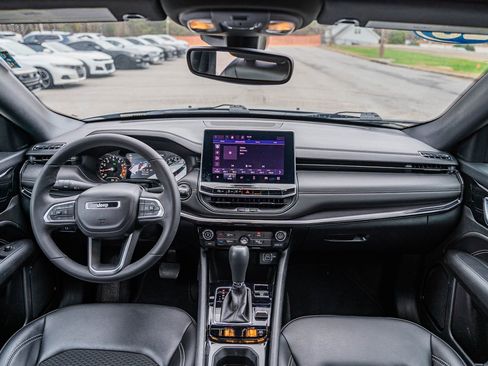 Used 2023 Jeep Compass Altitude image 23