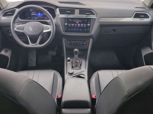 Used 2022 Volkswagen Tiguan SE image 14