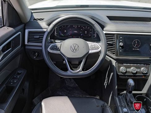 Used 2023 Volkswagen Atlas SEL AWD/4WD image 2
