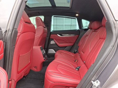 Used 2022 Maserati Levante Modena S image 10