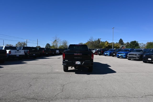 Used 2023 GMC Sierra 2500 Denali w/ Denali Ultimate Package AWD/4WD image 10