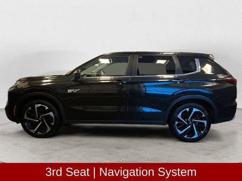 Used 2024 Mitsubishi Outlander SE image 2