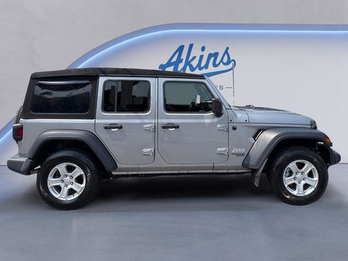 Used 2019 Jeep Wrangler Unlimited Sport S AWD/4WD image 2