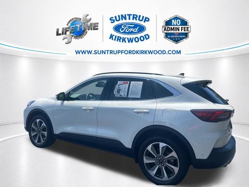 Used 2023 Ford Escape Platinum w/ Premium Technology Package AWD/4WD image 3