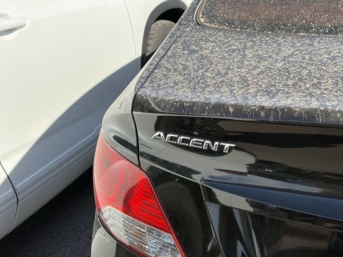 Used 2012 Hyundai Accent GLS w/ Premium Pkg 3 FWD image 8