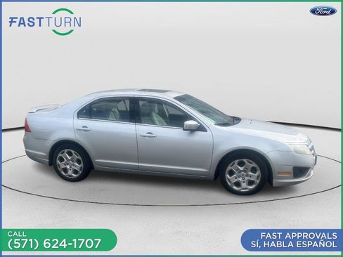 Used 2010 Ford Fusion SE FWD image 3
