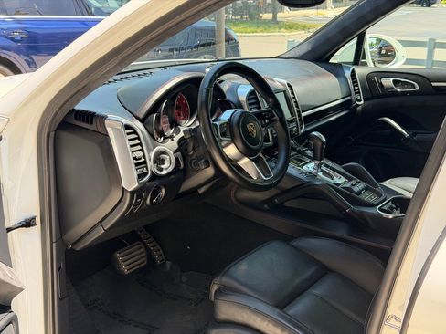 Used 2016 Porsche Cayenne GTS AWD/4WD image 22