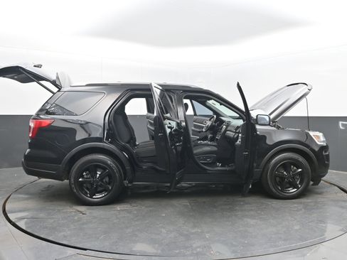 Used 2018 Ford Explorer XLT w/ Equipment Group 201A image 44