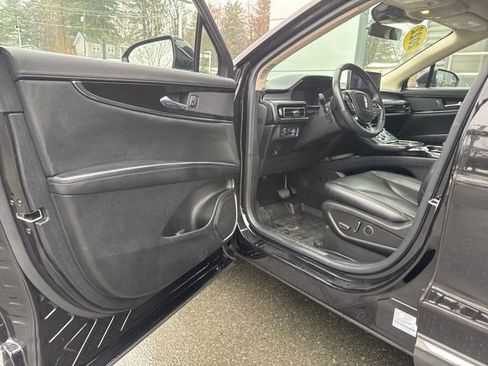 Used 2022 Lincoln Nautilus AWD w/ Premium Package image 16