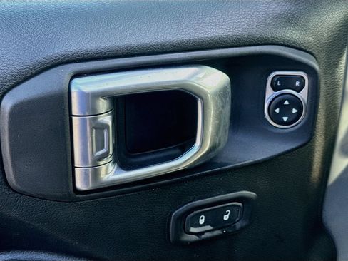 Certified 2022 Jeep Wrangler Unlimited Sport AWD/4WD image 19