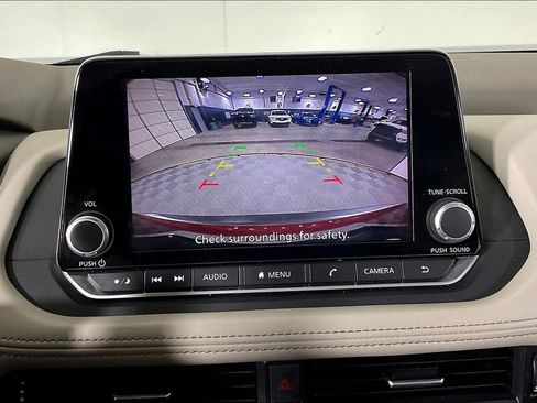 Used 2023 Nissan Rogue SV image 30