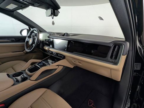 New 2026 Porsche Cayenne Coupe image 19