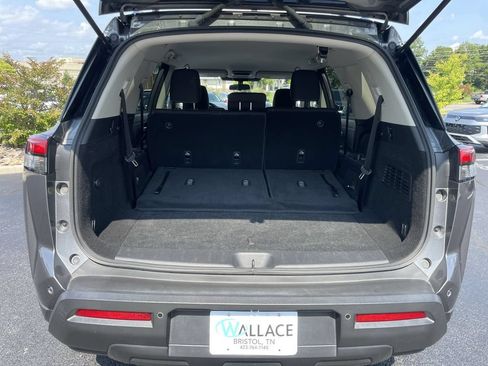 Used 2022 Nissan Pathfinder SV FWD image 35