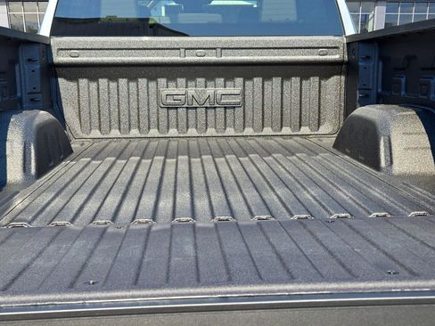 New 2026 GMC Sierra 1500 SLE image 10