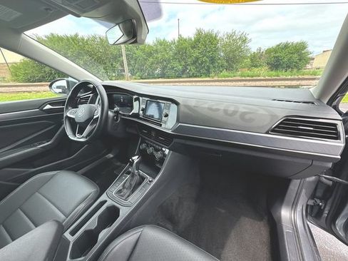Used 2024 Volkswagen Jetta SE FWD image 27