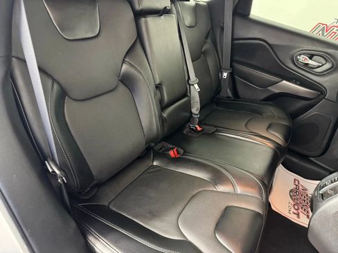 Used 2022 Jeep Cherokee Latitude Lux image 38