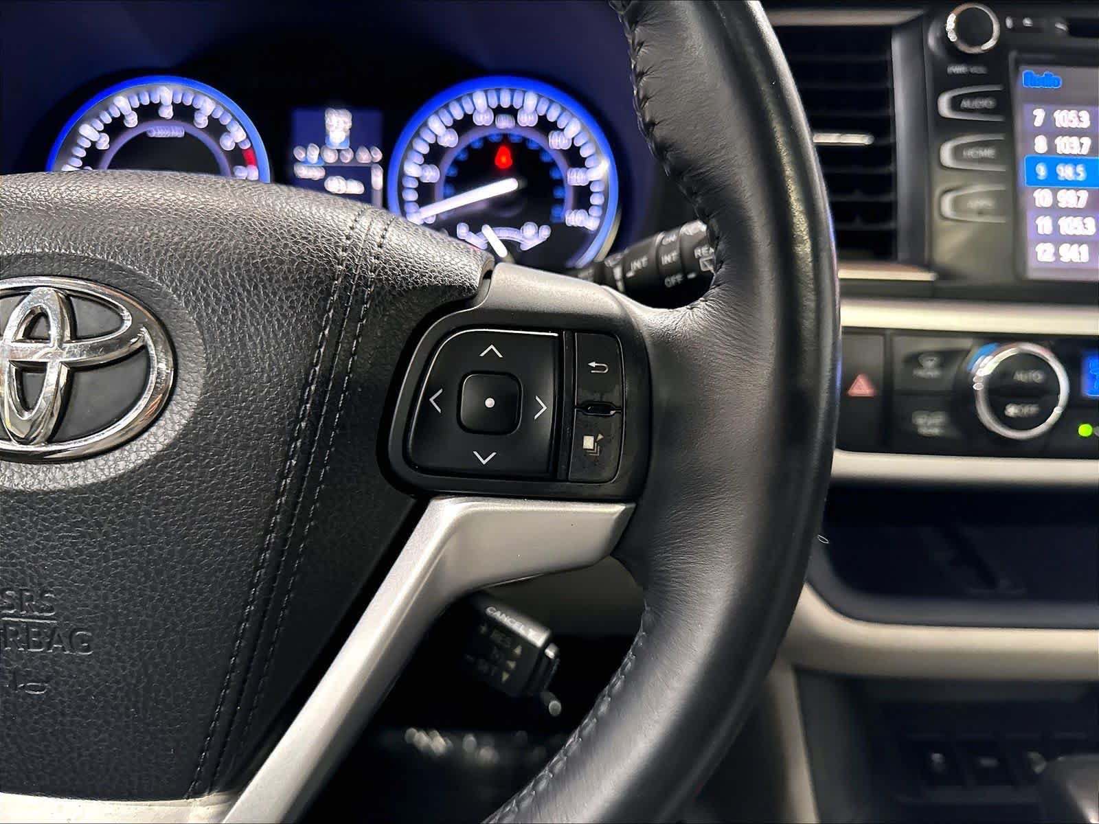Used 2015 Toyota Highlander XLE AWD/4WD image 20