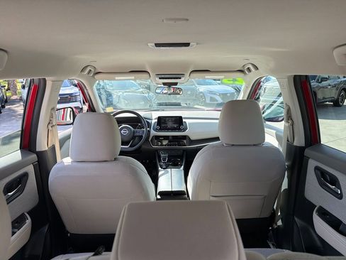 Used 2023 Nissan Rogue SV FWD image 34