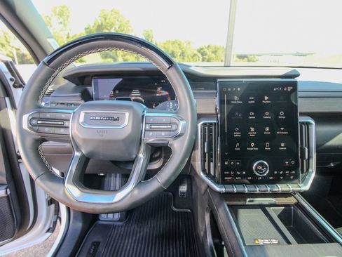Used 2025 GMC Acadia Denali w/ Super Cruise Package AWD/4WD image 30