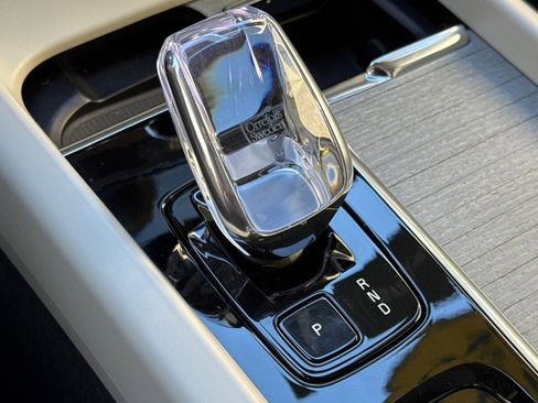 Used 2025 Volvo V60 B5 Cross Country Ultra w/ Protection Package Premier image 25