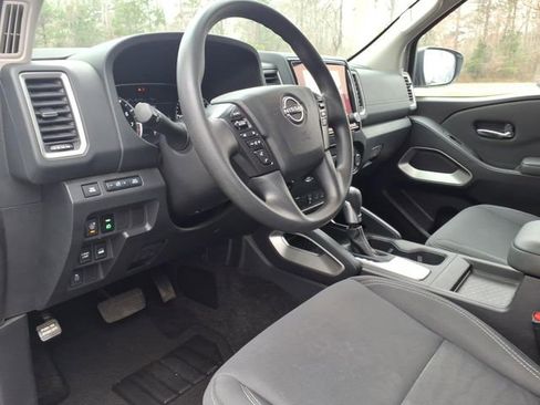 Used 2022 Nissan Frontier SV w/ Technology Package image 14