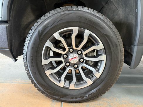 Used 2020 GMC Sierra 1500 AT4 w/ Off Road Performance Package AWD/4WD image 12