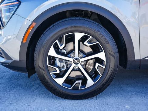 Used 2024 Kia Sportage EX FWD image 11