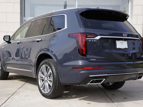 Used 2025 Cadillac XT6 Premium Luxury image 9