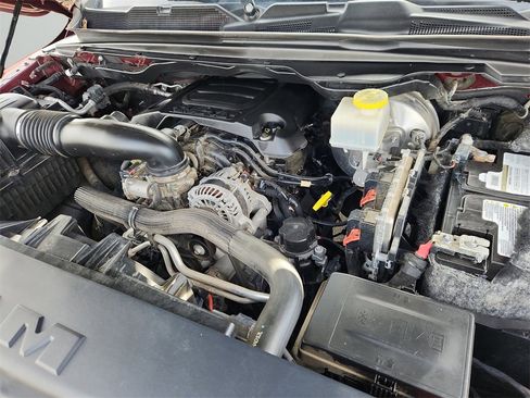 Used 2019 RAM 1500 Laramie image 17