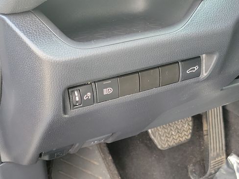 Certified 2022 Toyota RAV4 XLE w/ Convenience Package FWD image 21