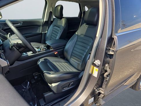 Used 2016 Ford Edge SEL w/ Equipment Group 201A AWD/4WD image 9