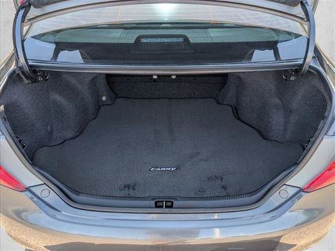 Used 2012 Toyota Camry SE w/ Leather Pkg FWD image 6